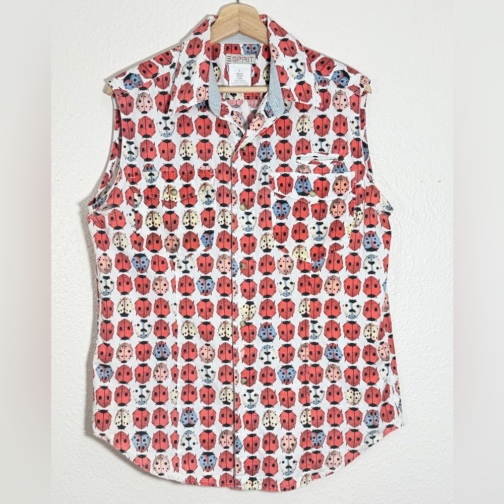 Spirit ladybug, print, sleeveless, button-down shirt, size large - Picture 5 of 8